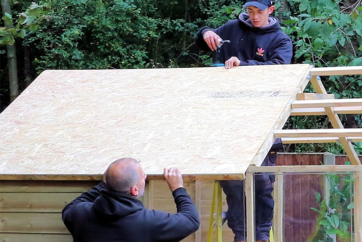 Self-assembly & flat pack greenhouse kits