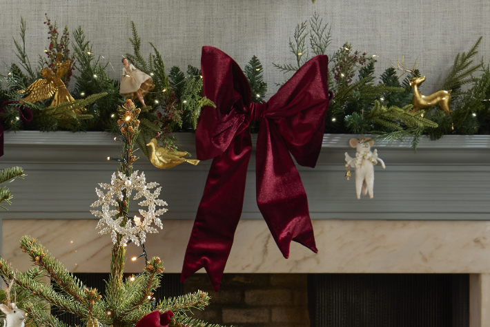 How to create a statement Christmas garland for your mantelpiece