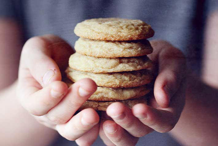 Bake yummy honey biscuits!