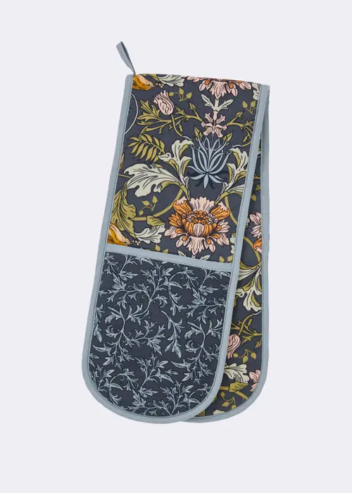 A photo of Finch & Flower Double Oven Glove