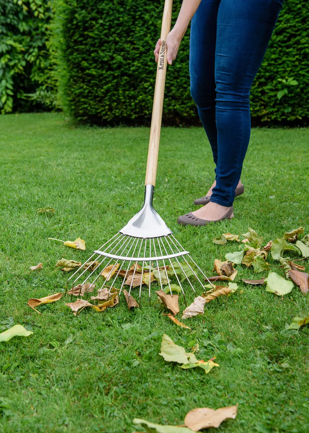 A photo of Kent & Stowe Garden Life Leaf Rake