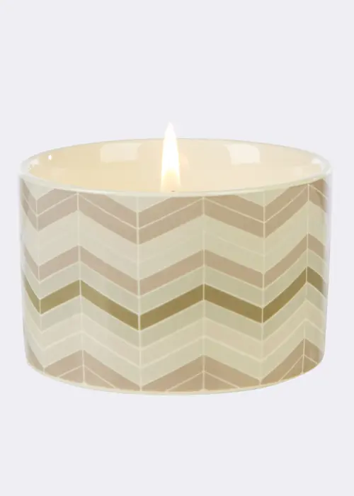 A photo of Darjeeling & Damask Medium Ceramic Candle