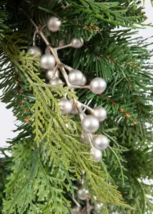 Champagne Berry Artificial Wreath With Bell & Bow 50cm