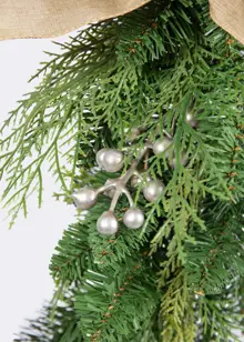 Champagne Berry Artificial Garland With Bell & Bow 1.8m