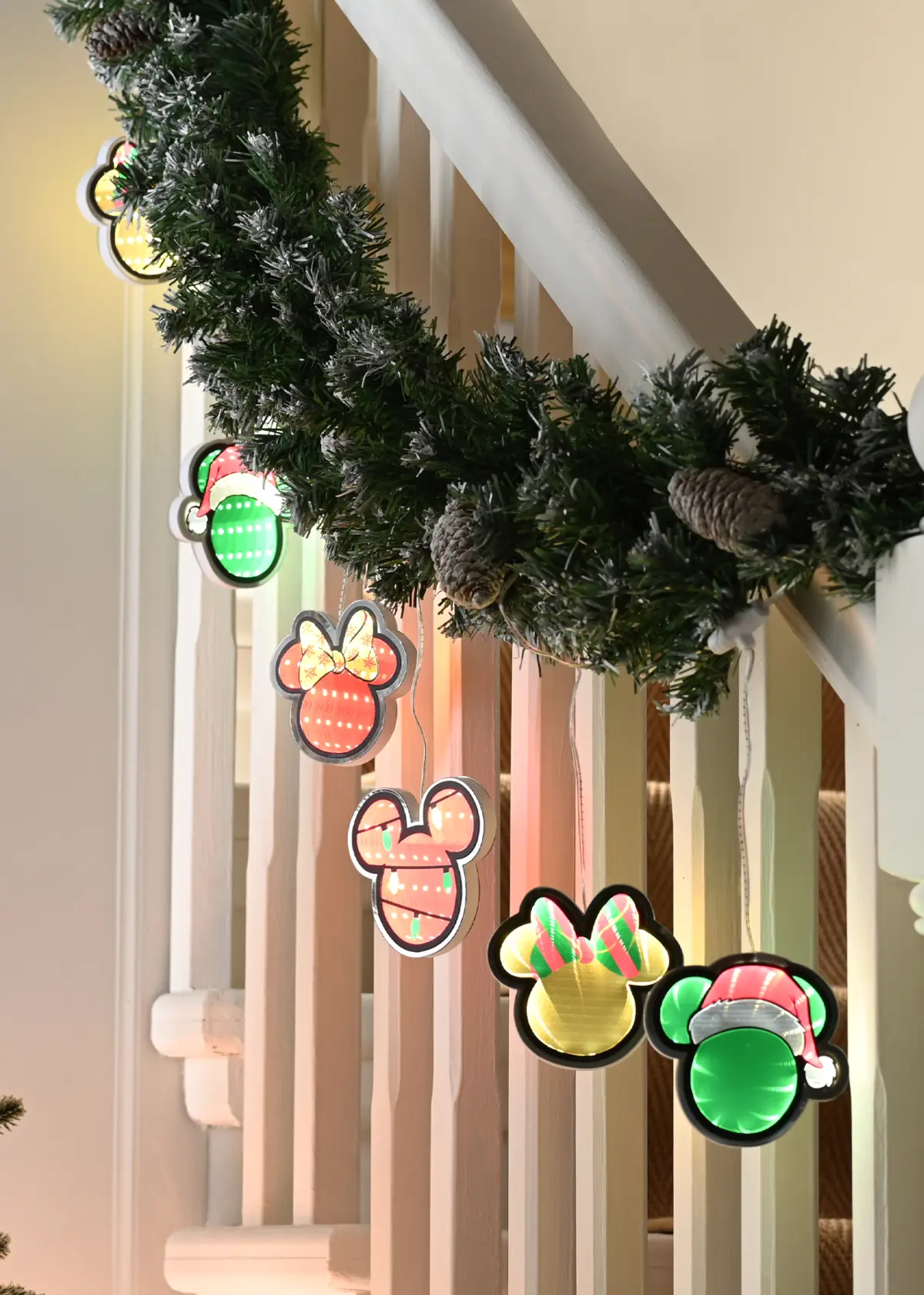 A photo of Disney Mickey and Minnie Mouse Infinity Light Garland 175cm
