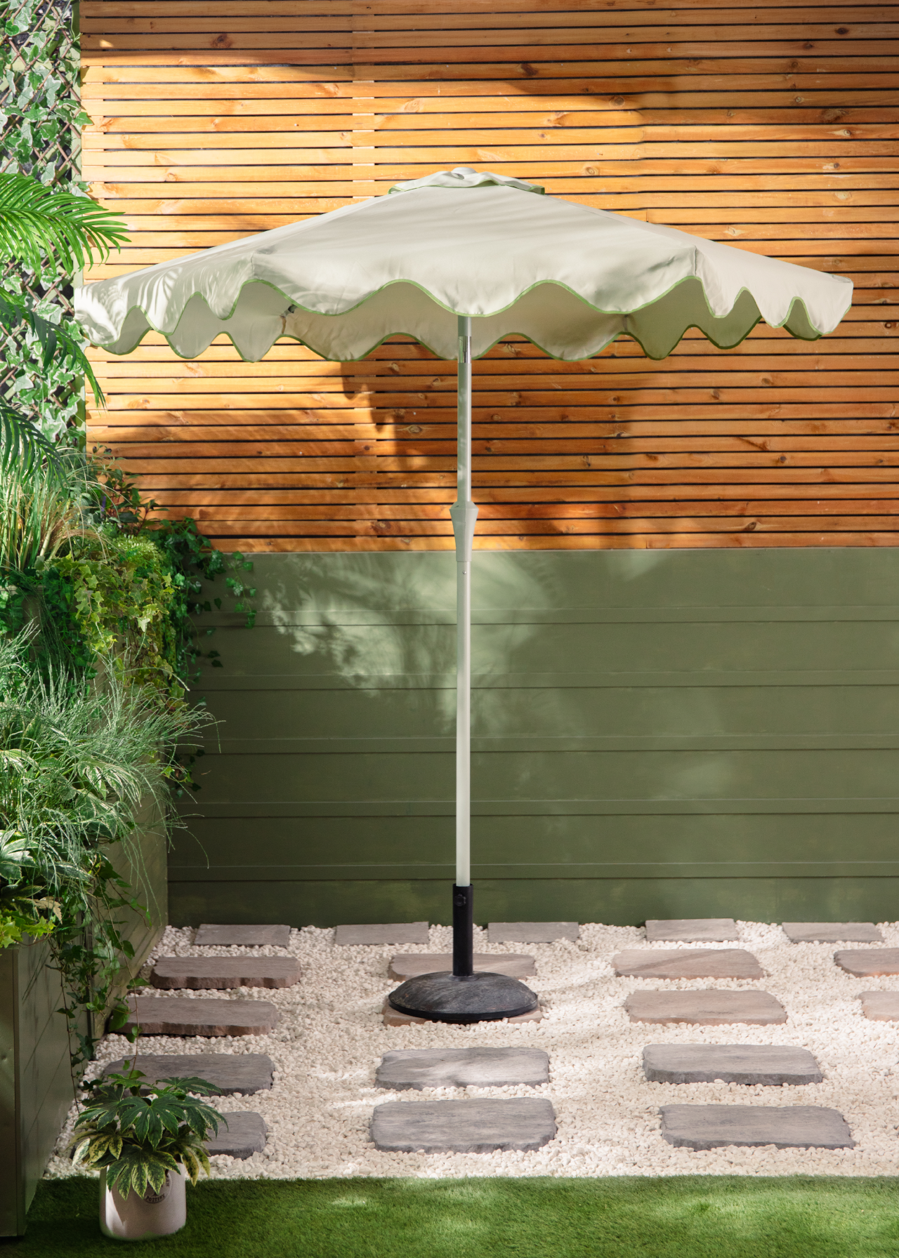 2.2m Wild Heritage Desert Sage Parasol with Loden Piping