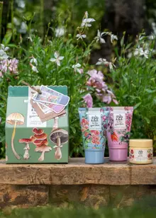 Heathcote & Ivory In The Garden The Soothe & Scrub Hut