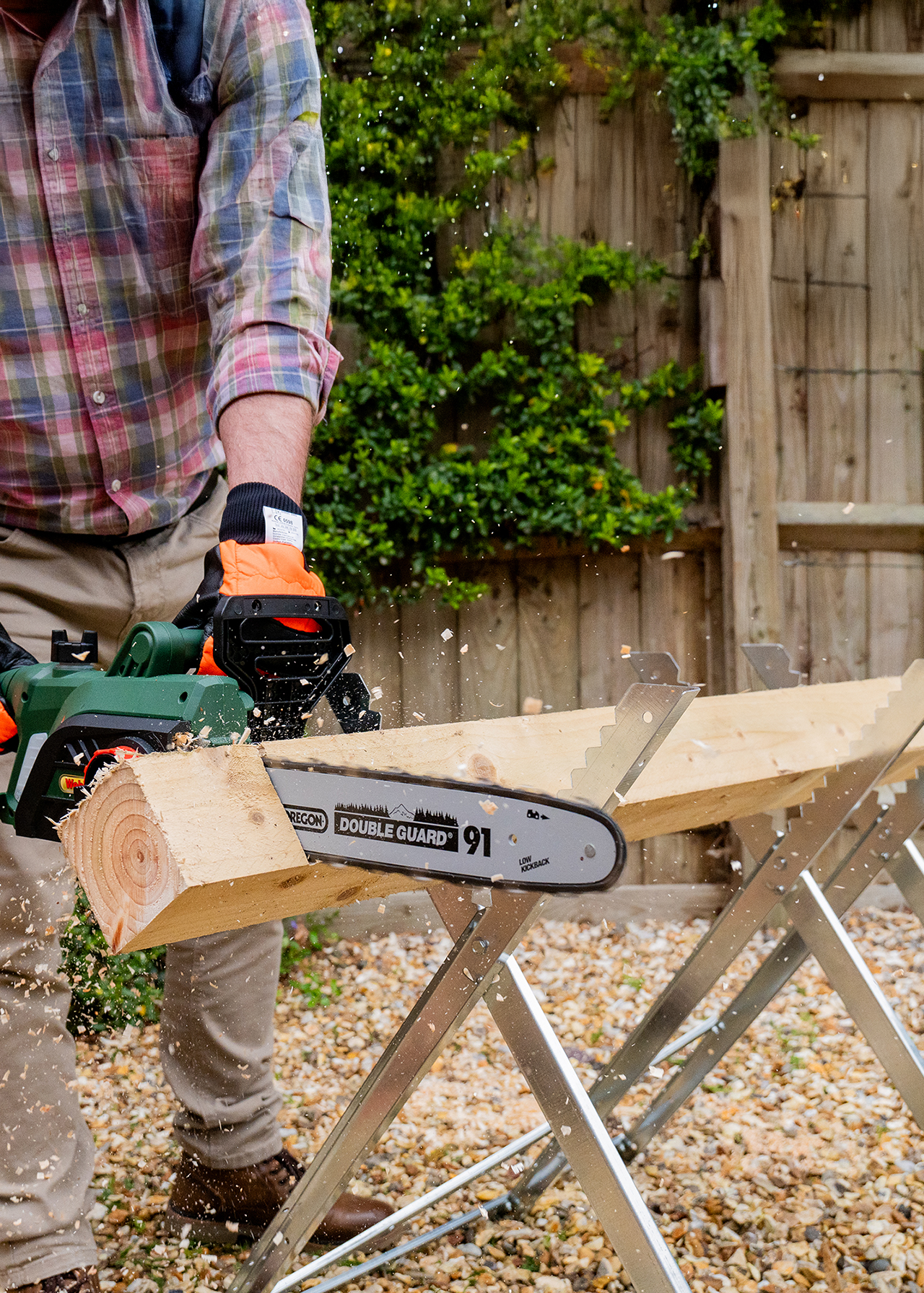 The Handy Foldable Serrated Edged Saw Horse