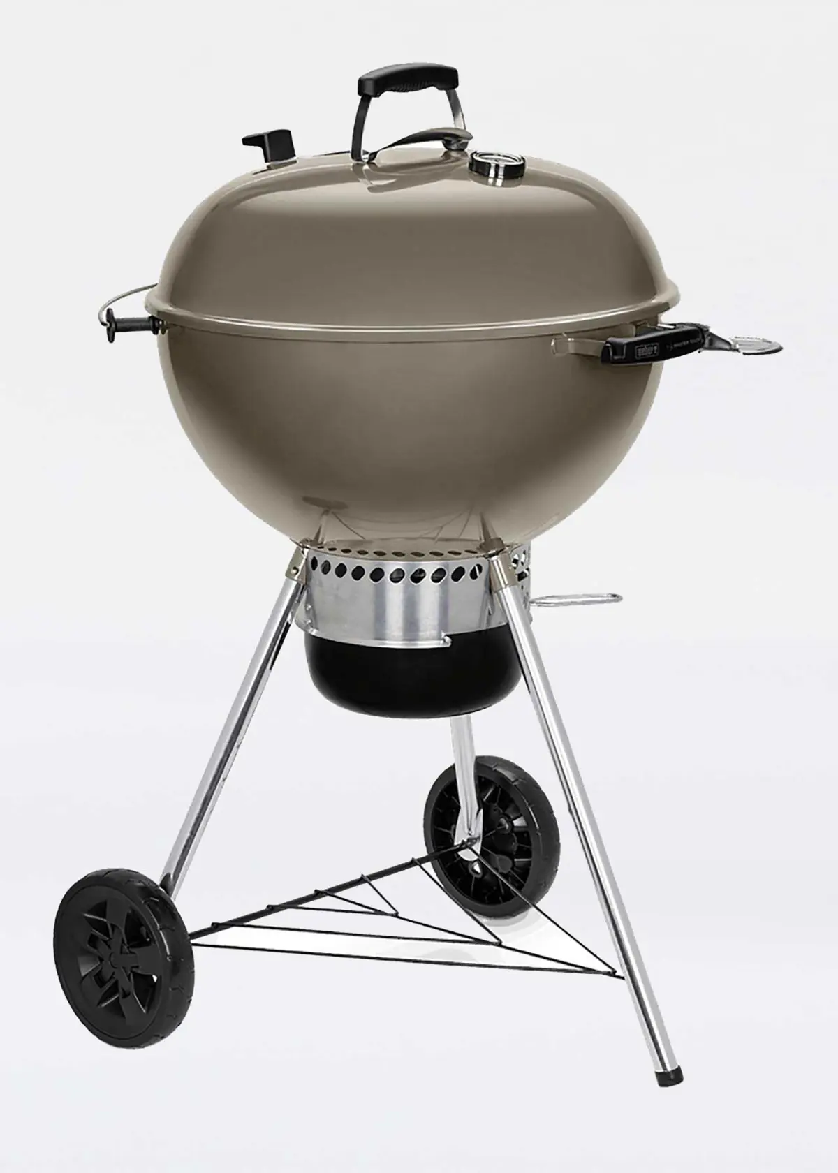 A photo of Weber Master-Touch Gbs E-5750 Smoke Charcoal BBQ