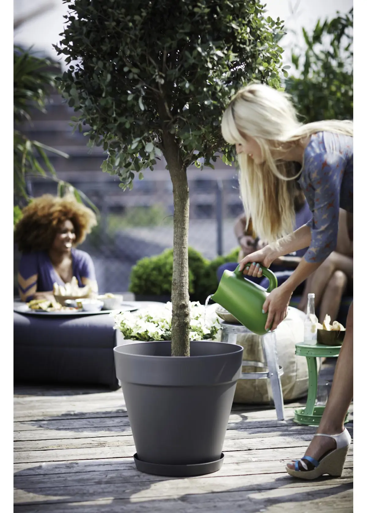 A photo of Elho Loft Urban Saucer 17cm Anthracite