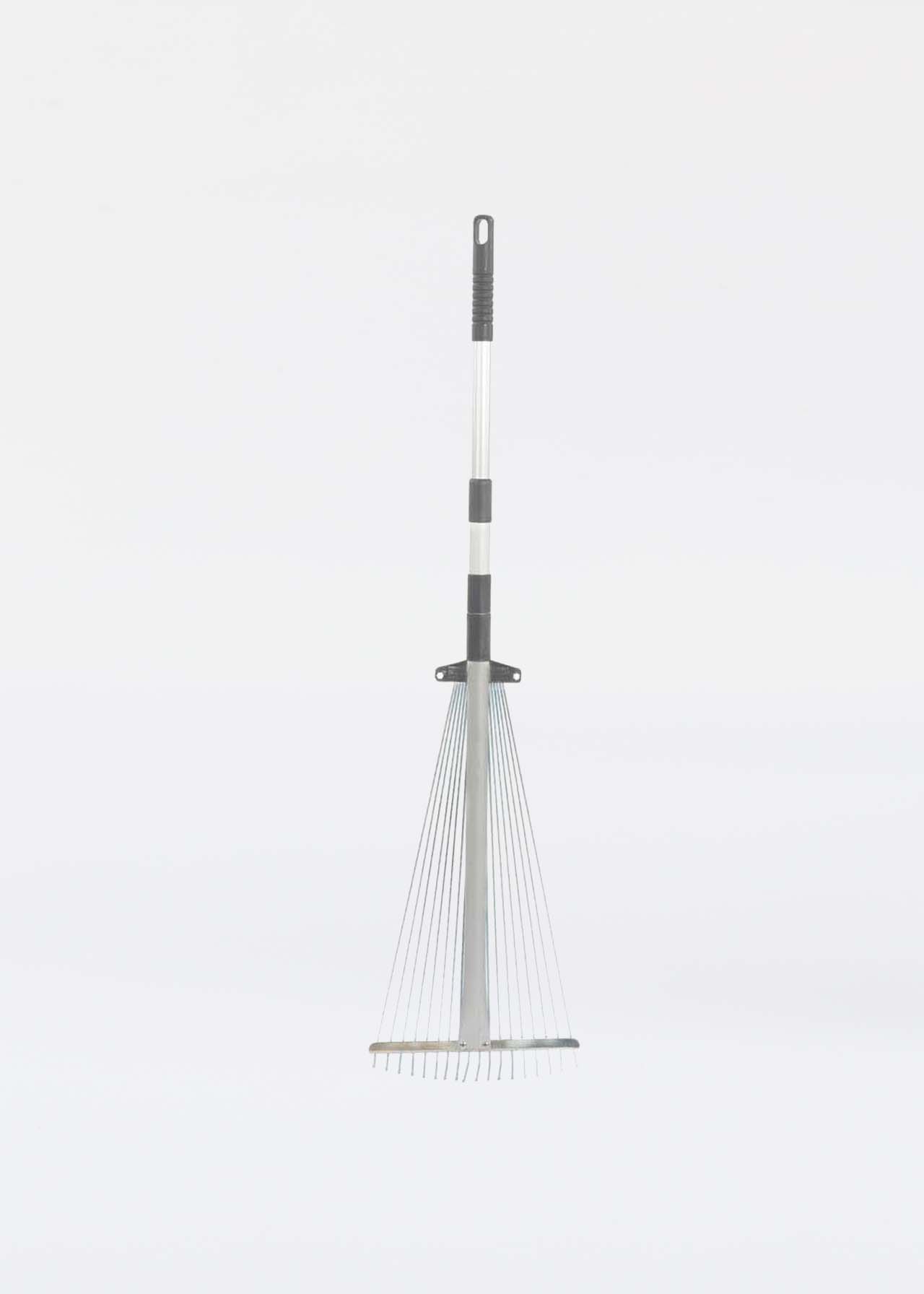 Kent & Stowe Expanding Leaf Rake Dobbies Garden Centres