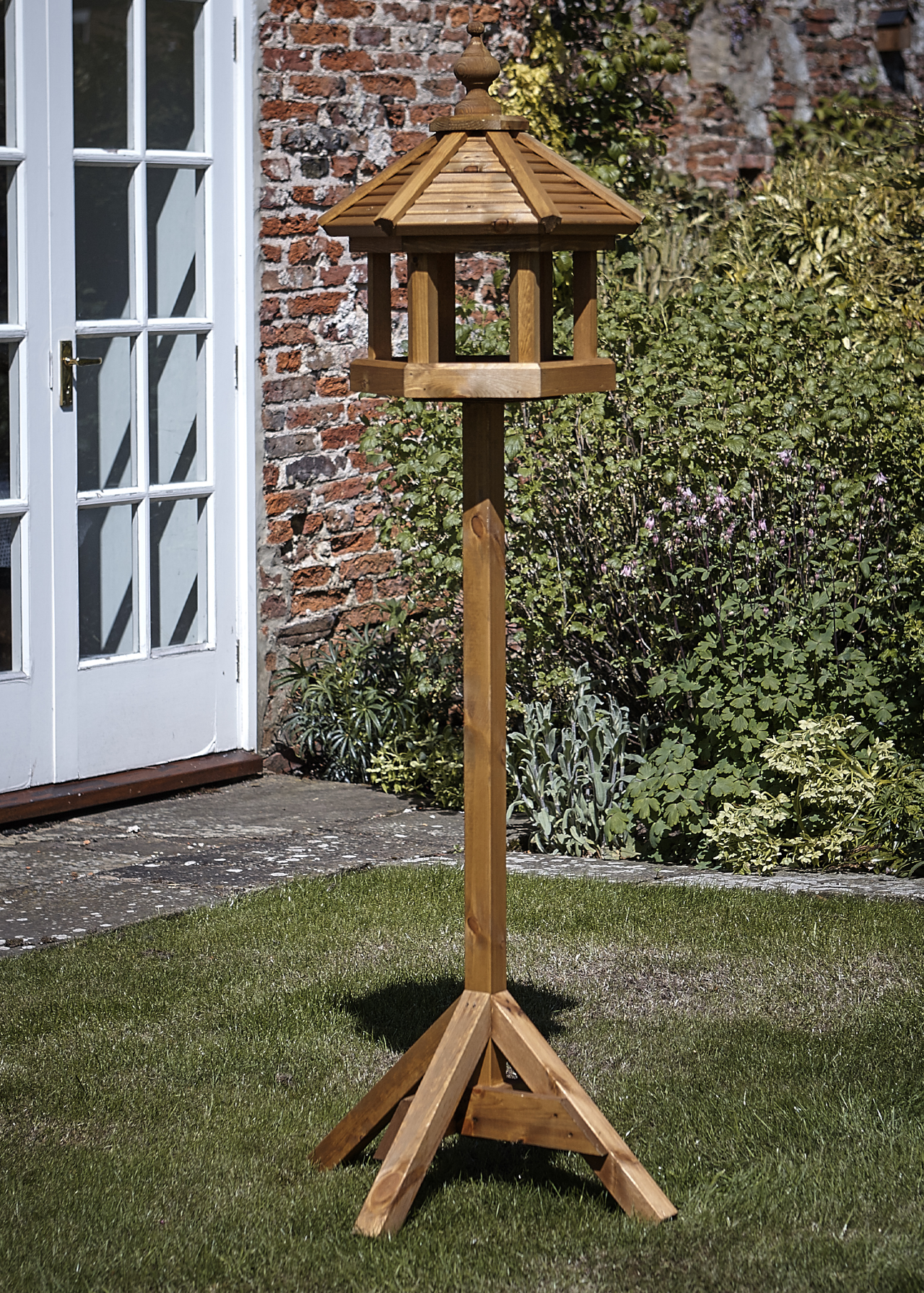 Tom Chambers Gazebo Bird Table