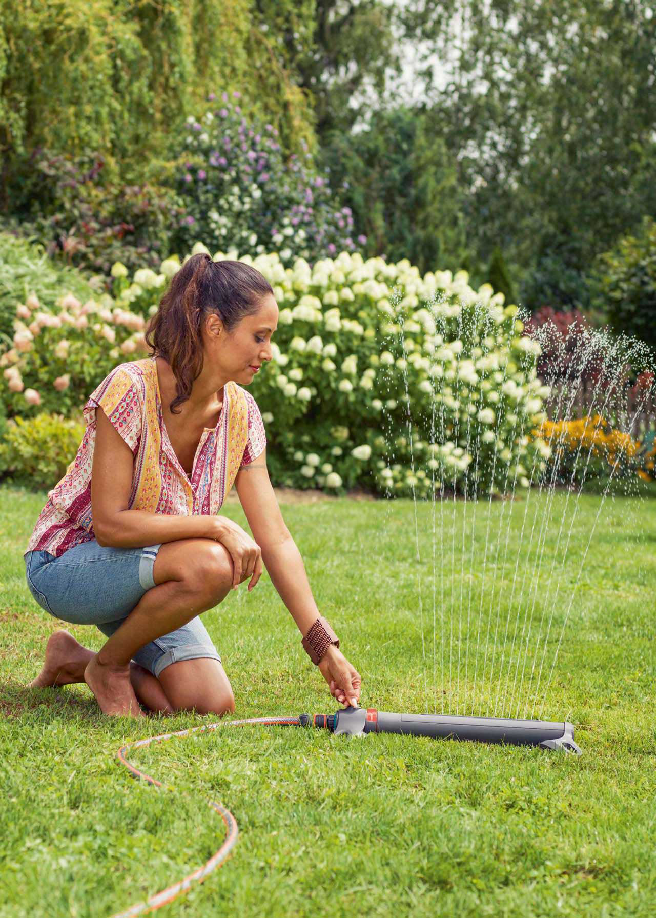 Gardena Oscillating Sprinkler Aquazoom M Dobbies Garden Centres