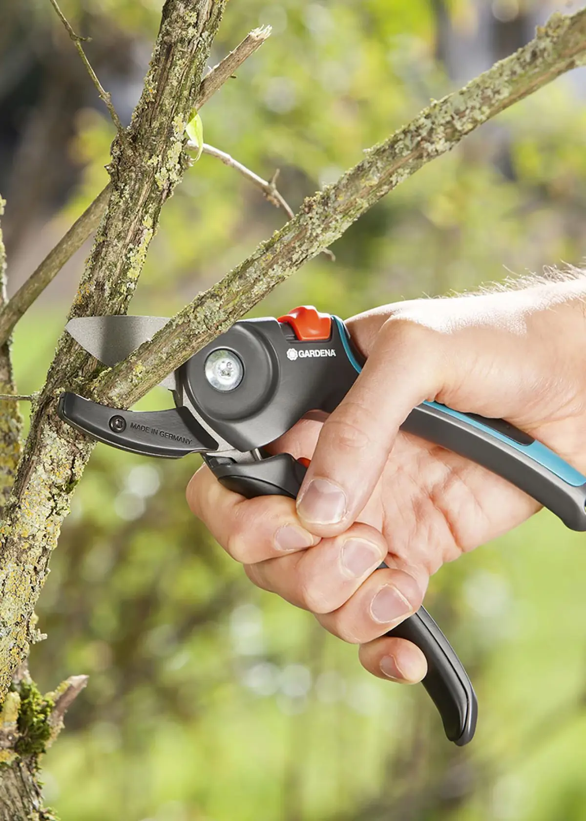 A photo of Gardena Anvil Secateurs