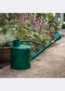 Kent & Stowe Long Reach Metal Water Can 9L Green