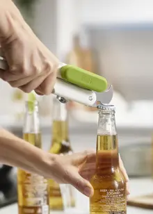 Pivot™ 3-in-1 Can Opener
