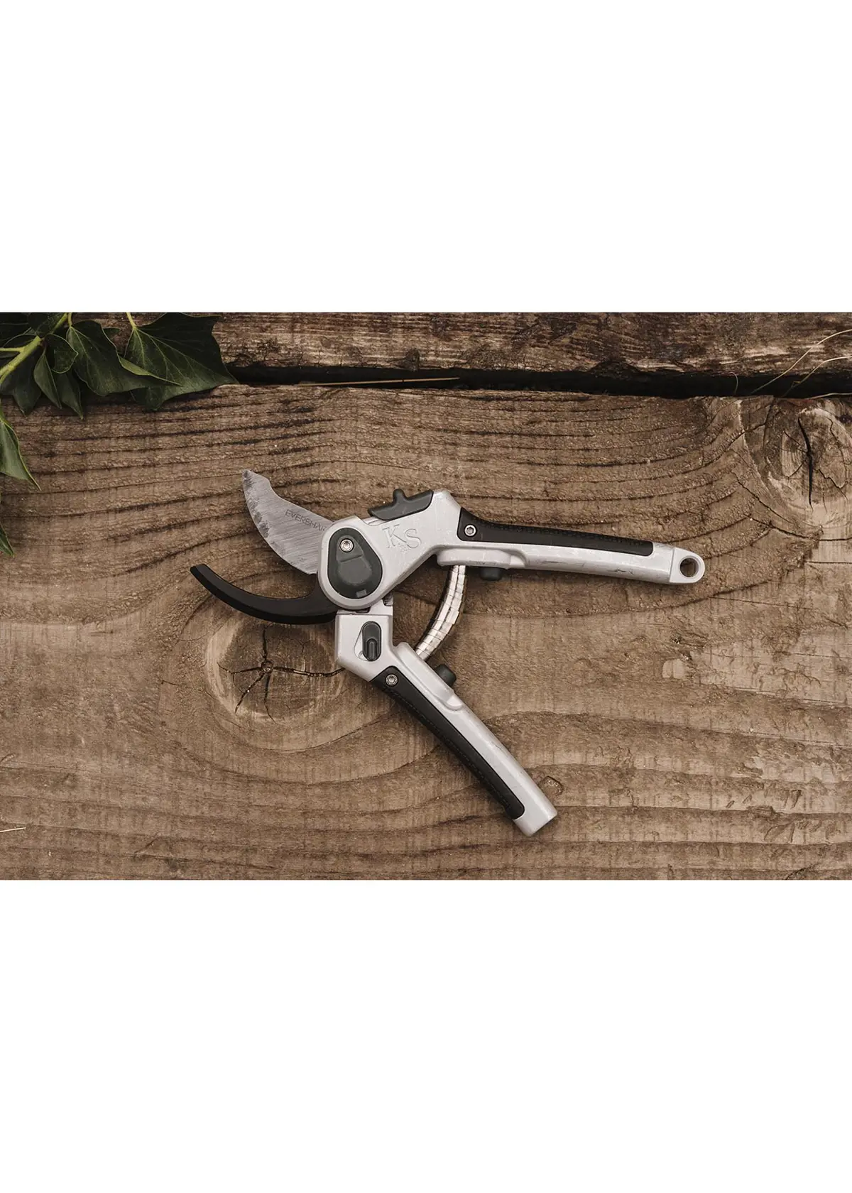 A photo of Kent & Stowe Eversharp All Purpose Secateurs