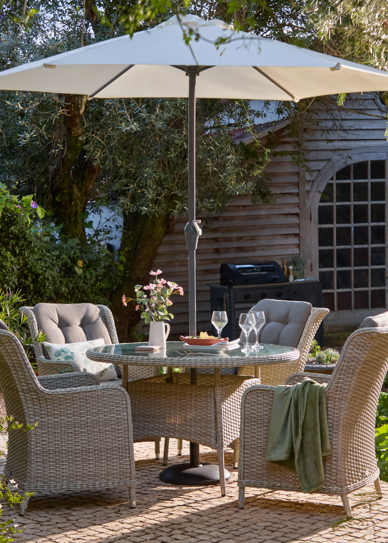 Ashton Rattan 4 Seat Outdoor Dining Set