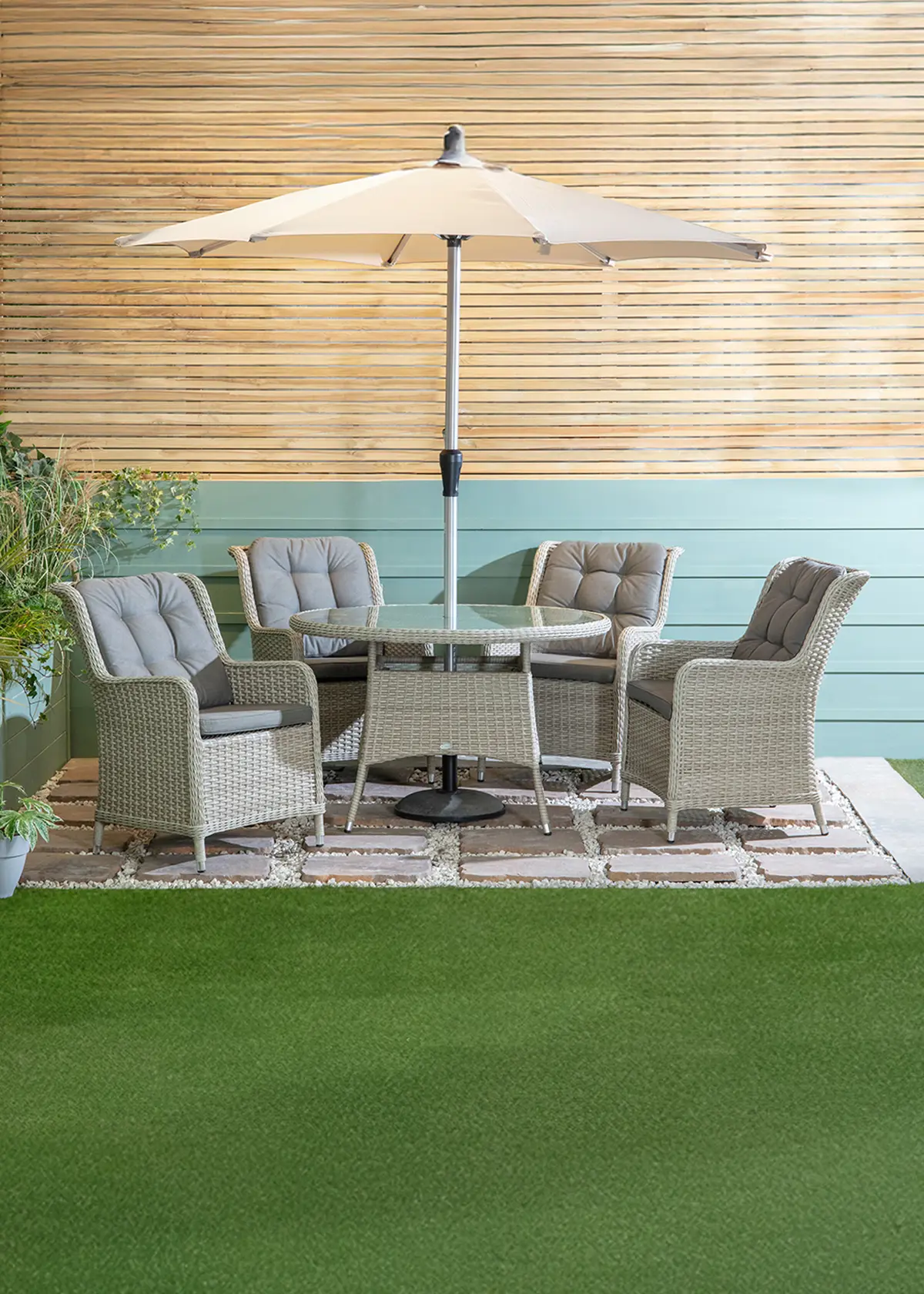 Ashton Rattan 4 Seat Outdoor Dining Set