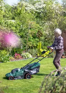 Webb Eco 20V 43cm Lawnmower with 2 X 20v 4ah Batteries & Cha
