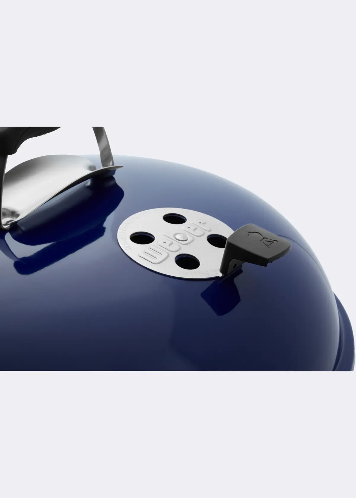 A photo of Weber Master-Touch C-5750 Ocean Blue BBQ