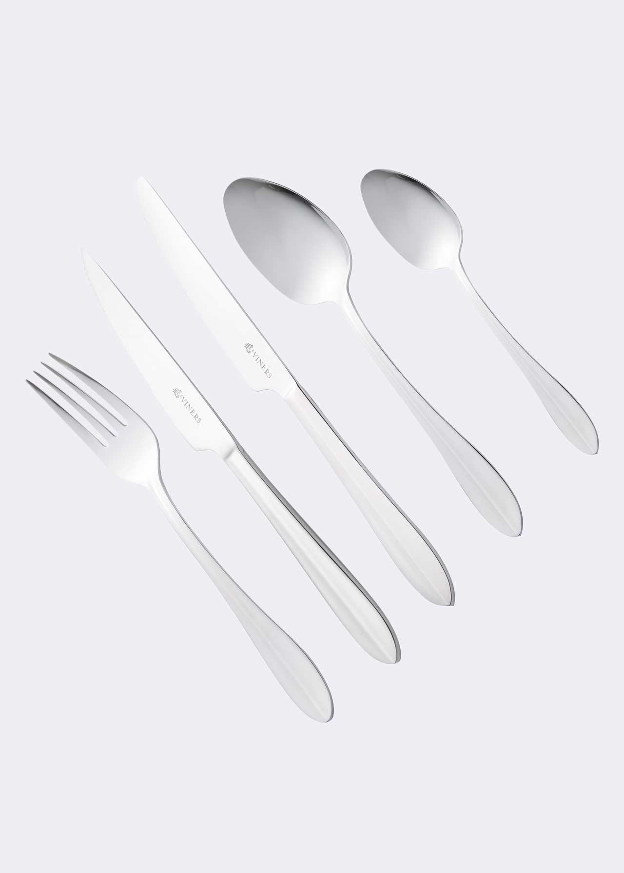 Everyday cutlery 16 piece set with steak knives