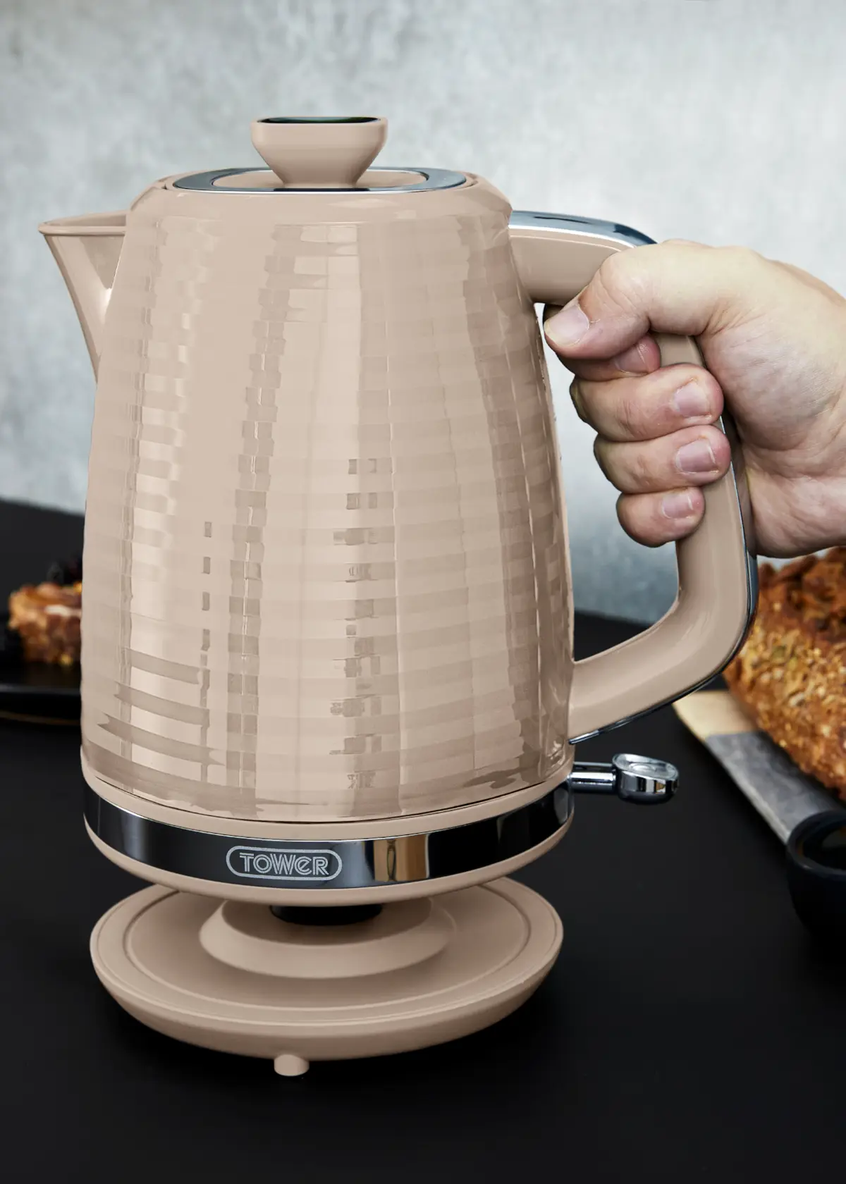 A photo of Tower Saturn 1.7L Kettle Latte
