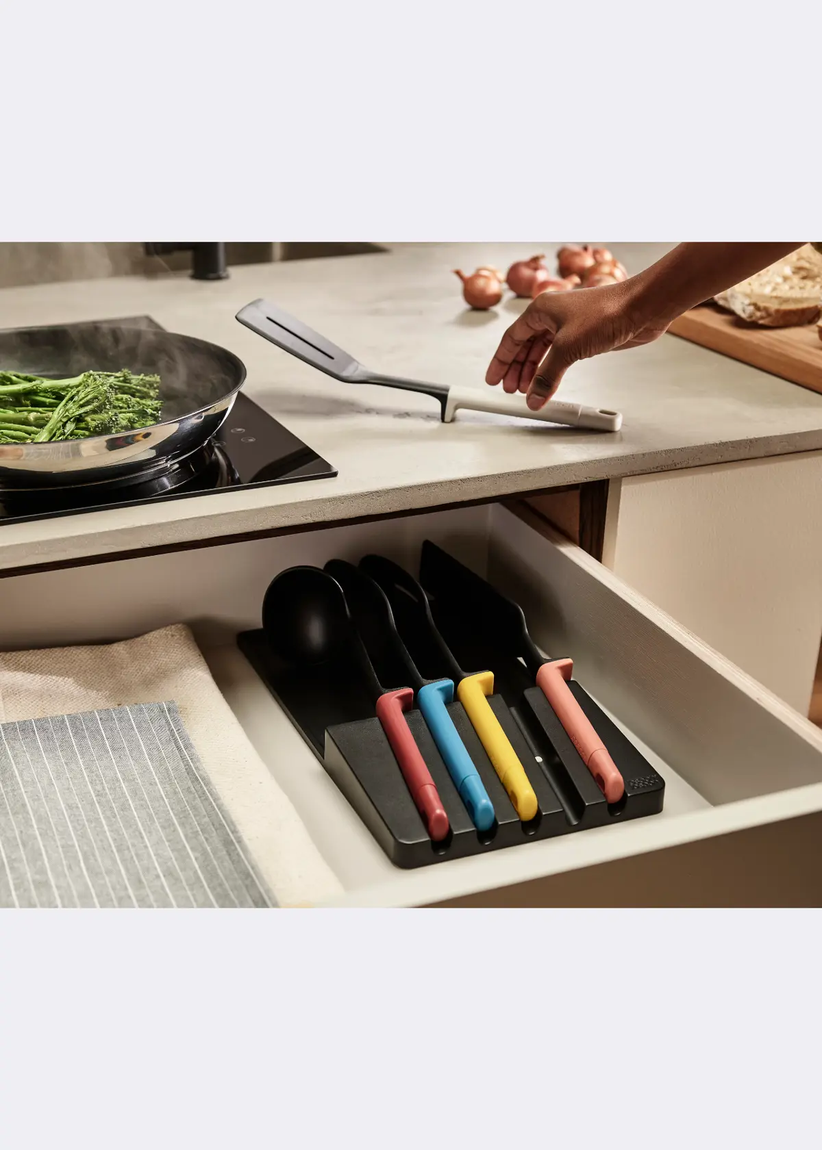 A photo of Elevate 5-Piece Utensil Store Set