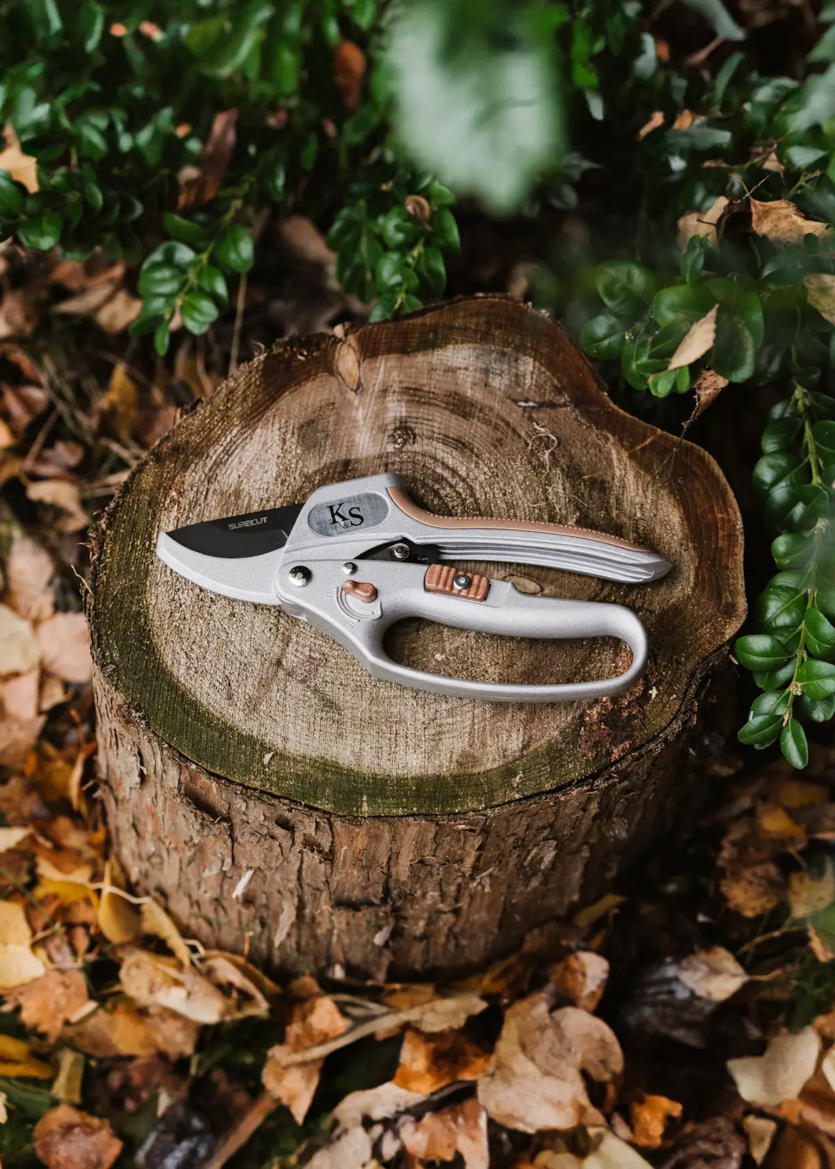 A photo of Kent & Stowe Surecut Hardwood Anvil Ratchet Secateurs