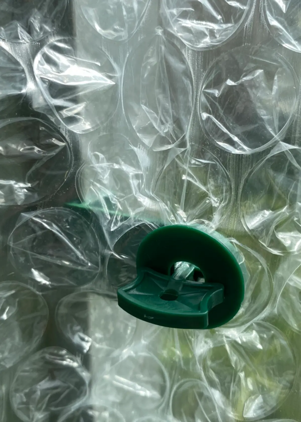 A photo of Pack of 16 Twist Clips with Corner Extenders