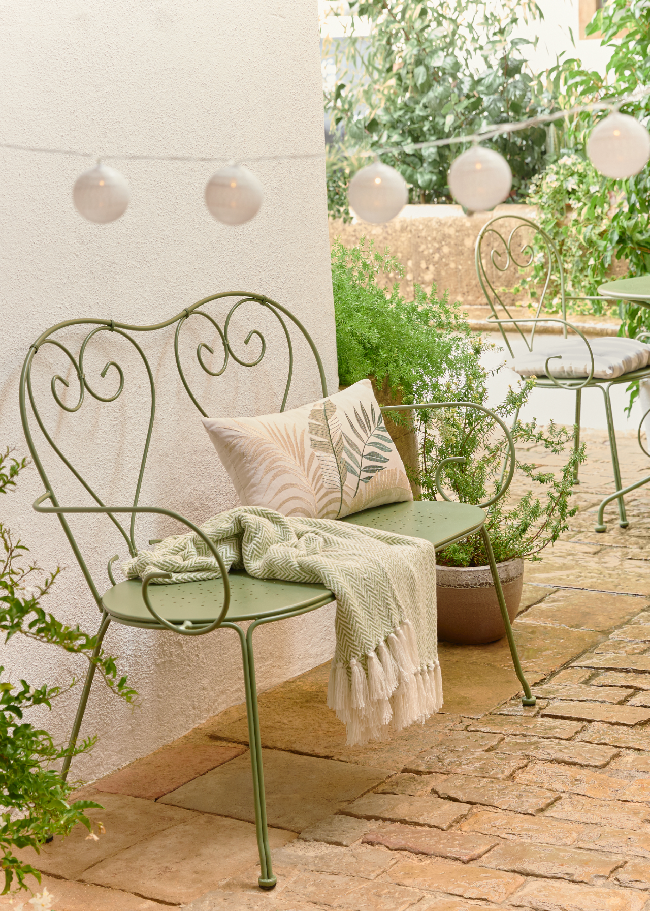 Wild heritage bench
