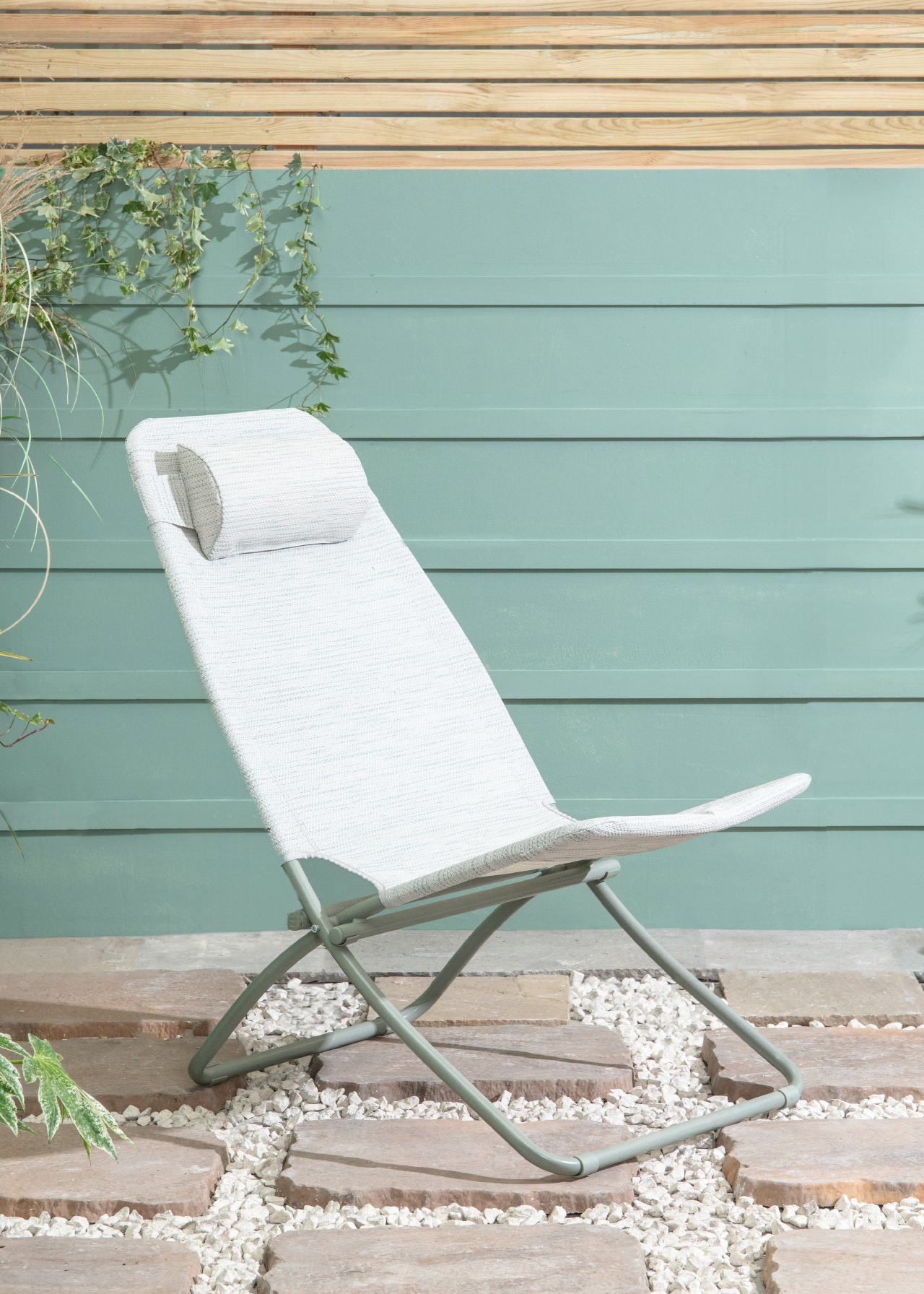 Fiesta wing lounger chair