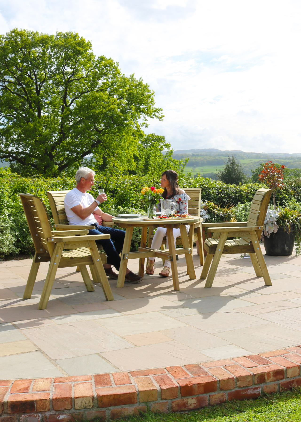 Freya Round 4 Seater Outdoor Dining Set