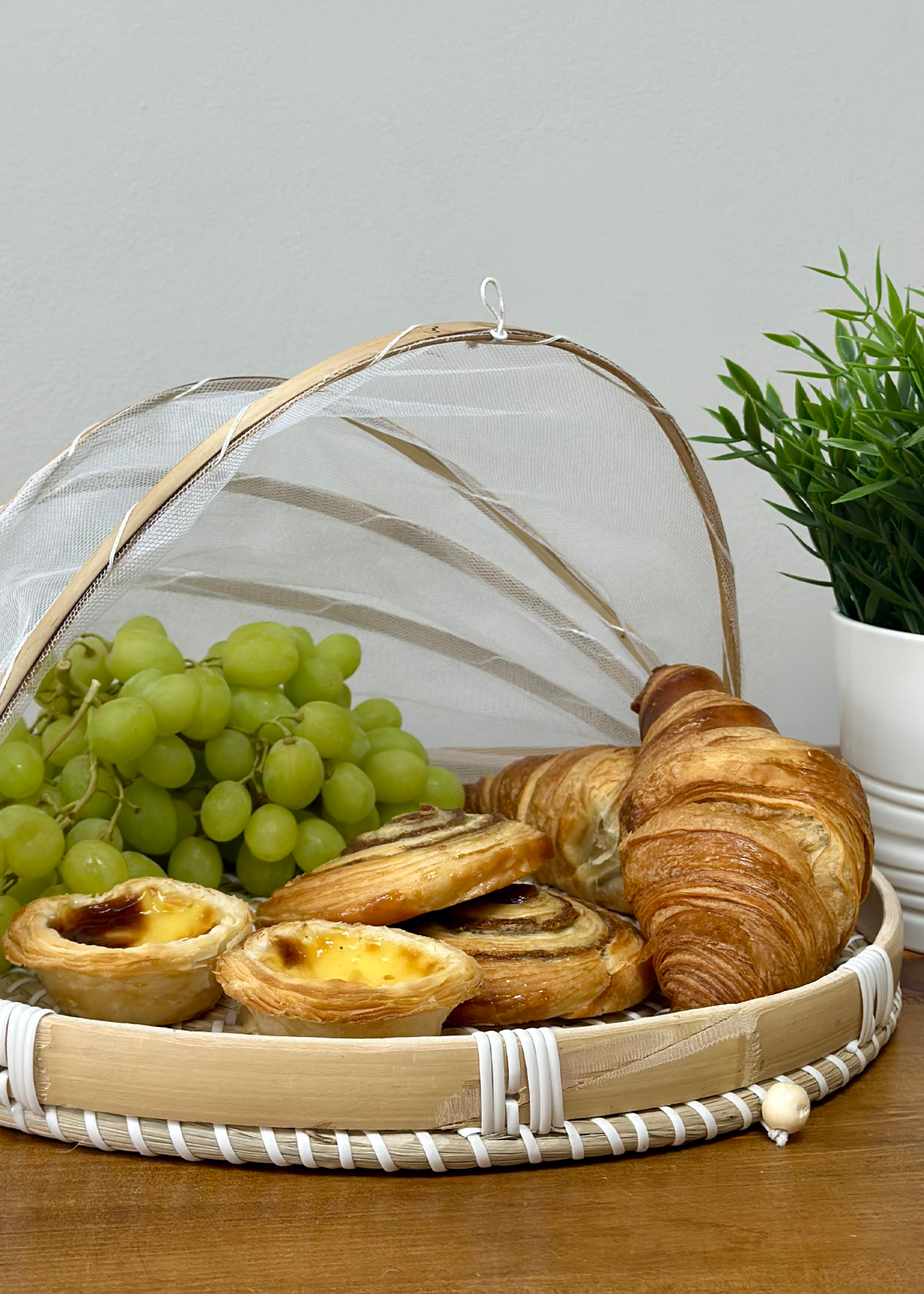 Sintra Seagrass Food Cover With Tray Natural