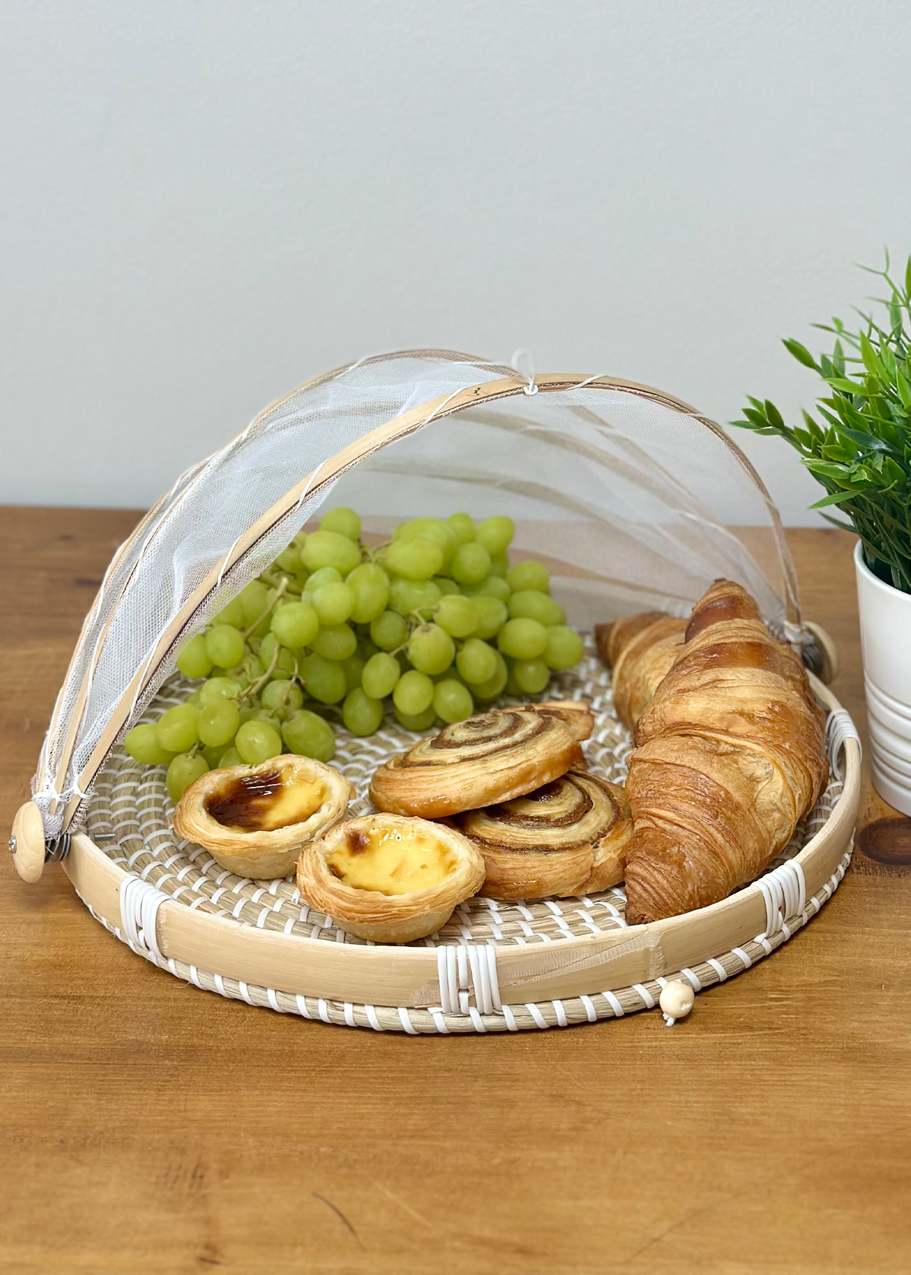 Sintra Seagrass Food Cover With Tray Natural