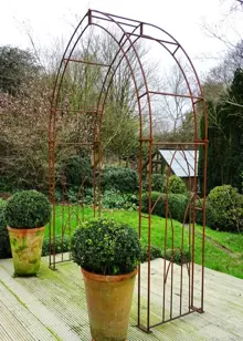 Gothic Bare Metal Garden Arch with Ground Spikes