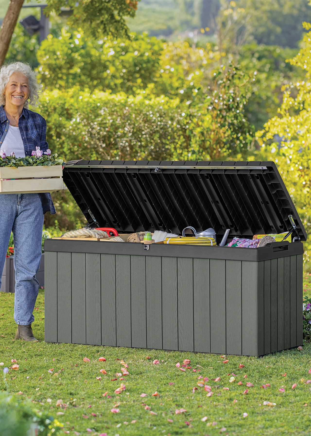 Darwin Deck Storage Box 454L | Dobbies Garden Centres