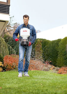 Solo Pro 9L Portable Granulate Spreader