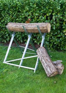The Handy Foldable Serrated Edged Saw Horse