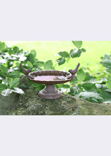 Cast Iron Bird Bath With 2 Bird Decorations