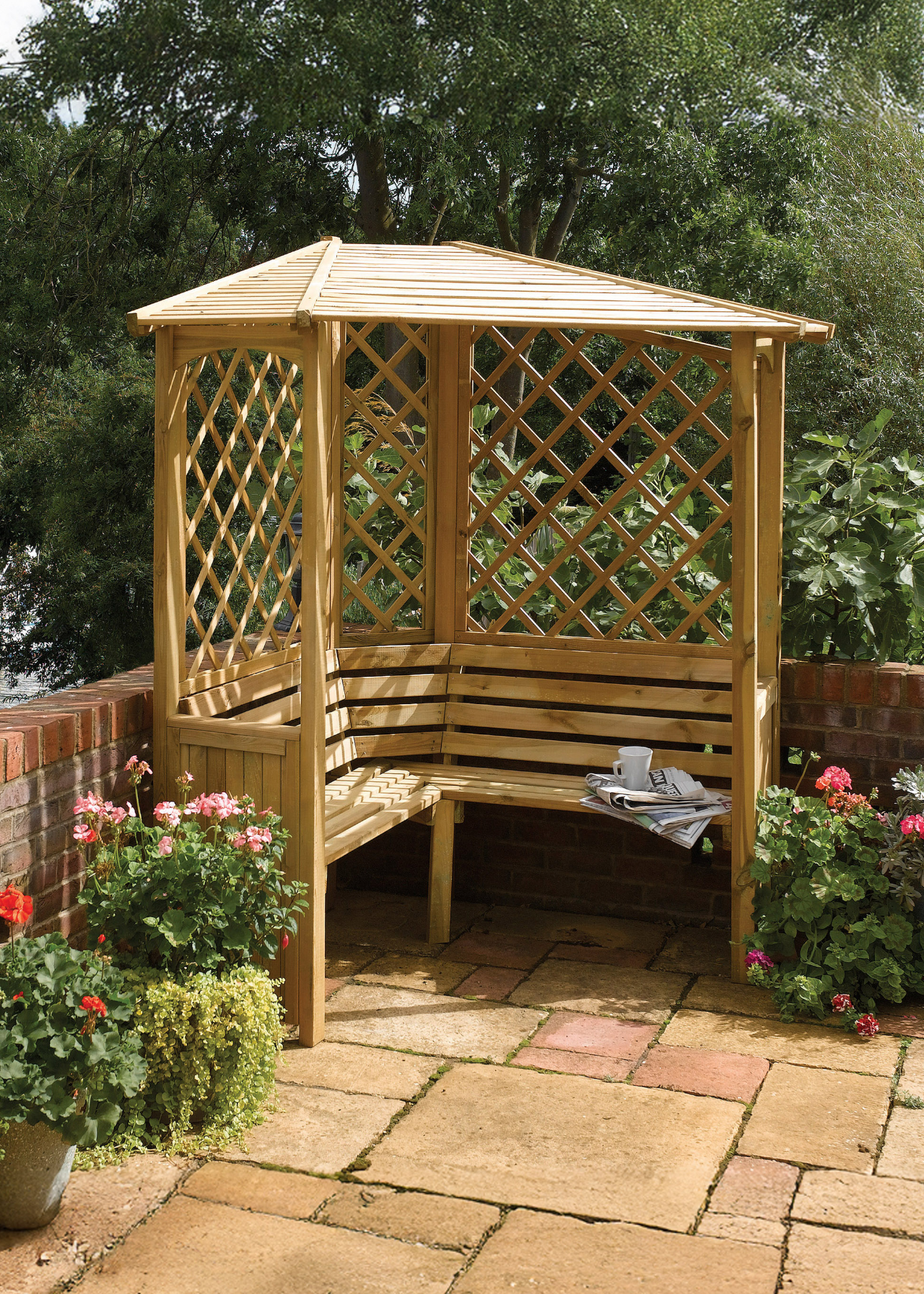 Balmoral Corner Arbour