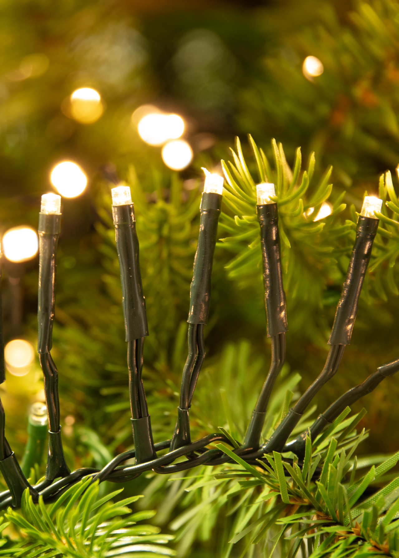 480 LED Warm White Cluster Lights 7m