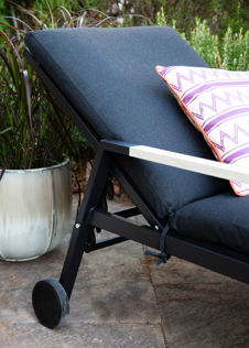 Boston Outdoor Lounger Chair