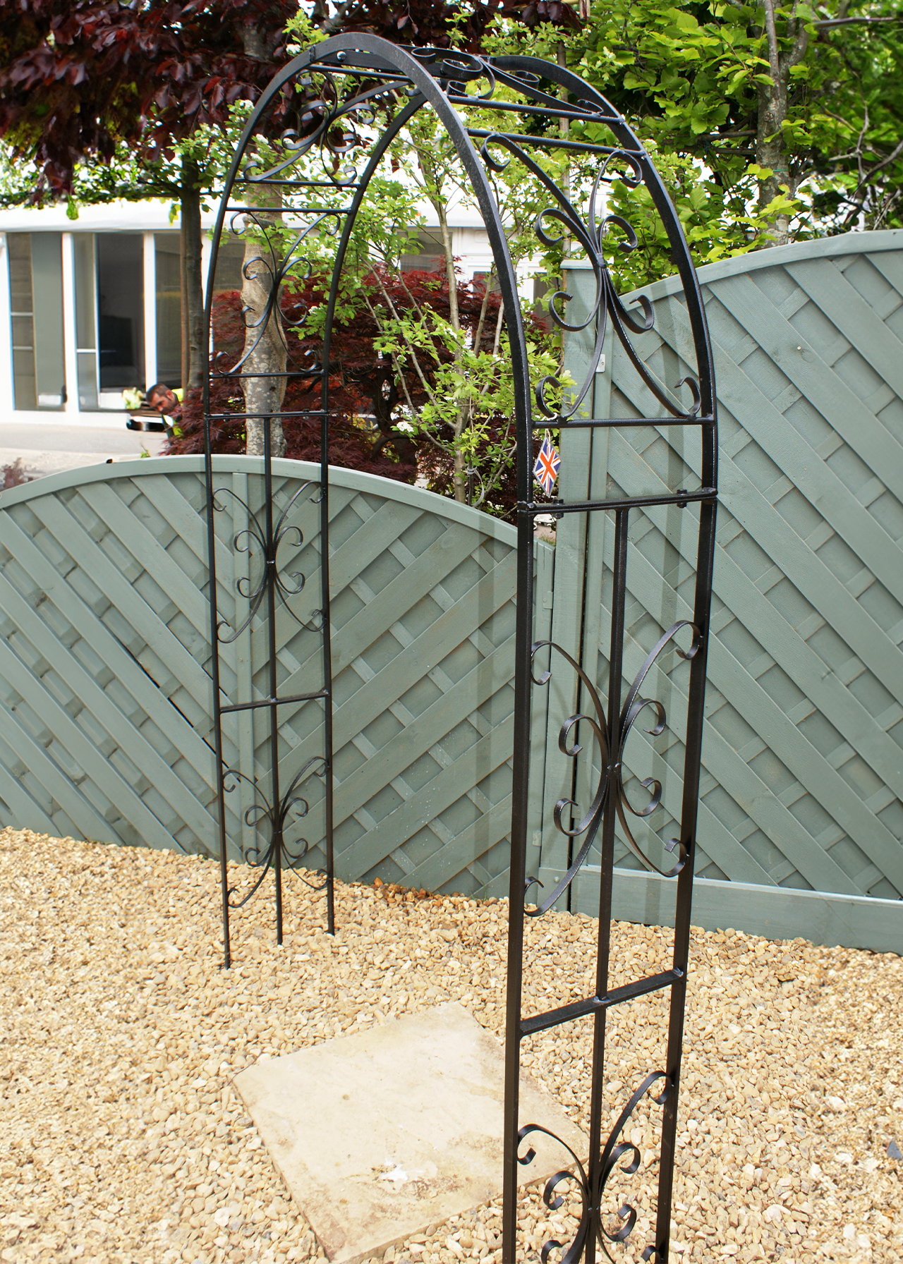 Buckingham garden arch with ground spikes