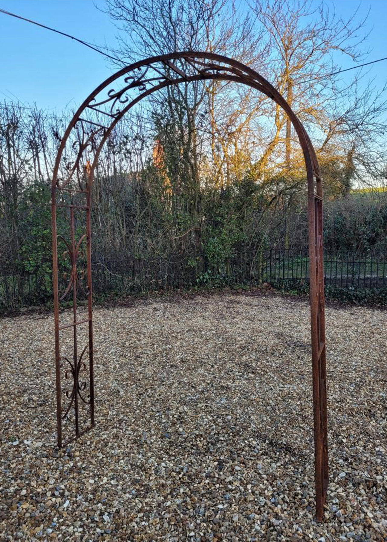Buckingham bare metal garden arch with ground spikes