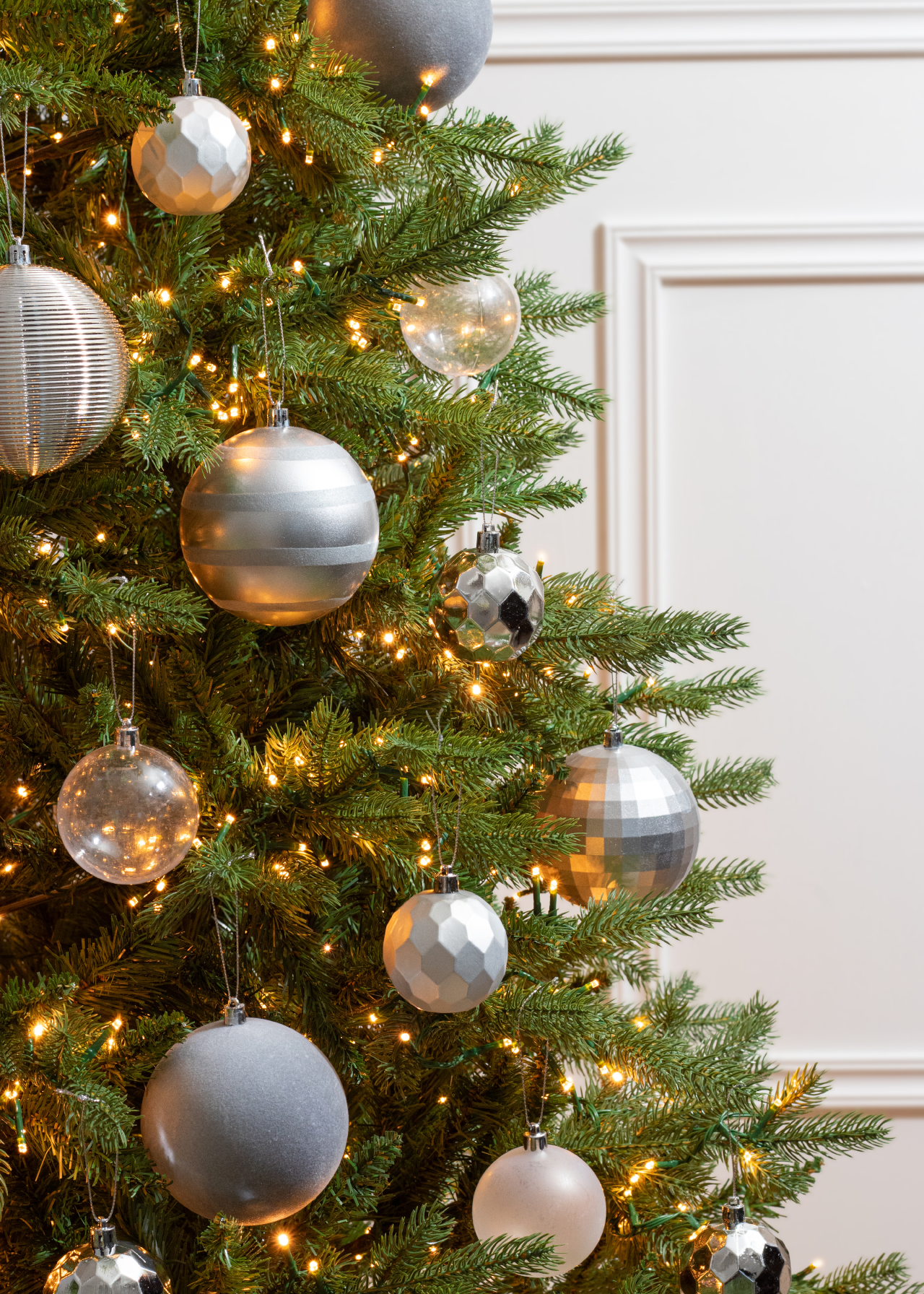 Pack of 9 Silver Baubles 10cm