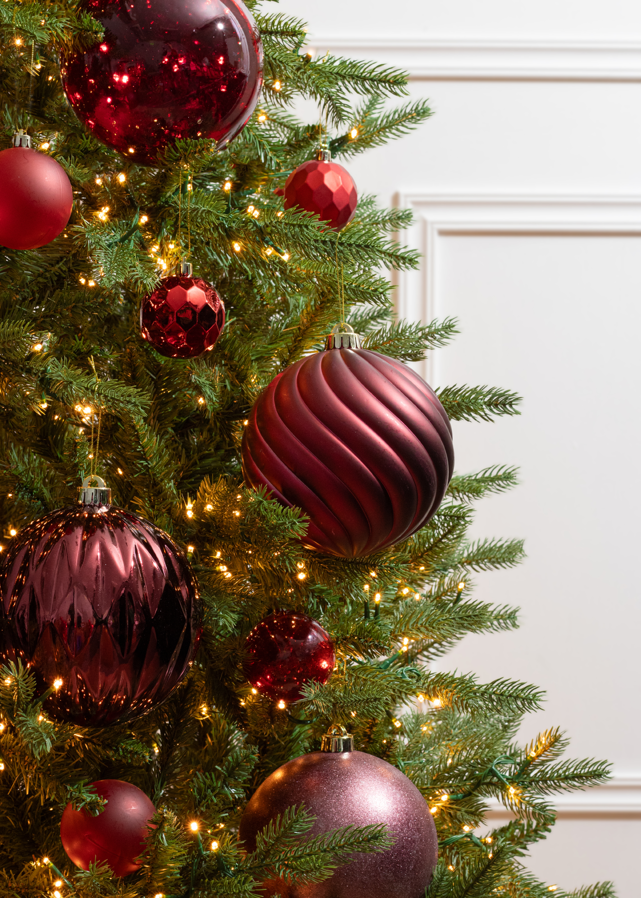 Pack of 4 Large Burgundy Baubles 15cm