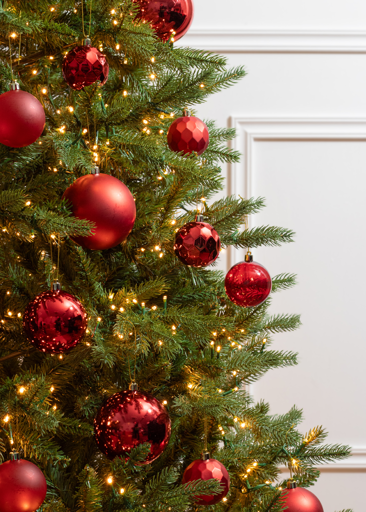 Pack Of 30 Mixed Red Baubles