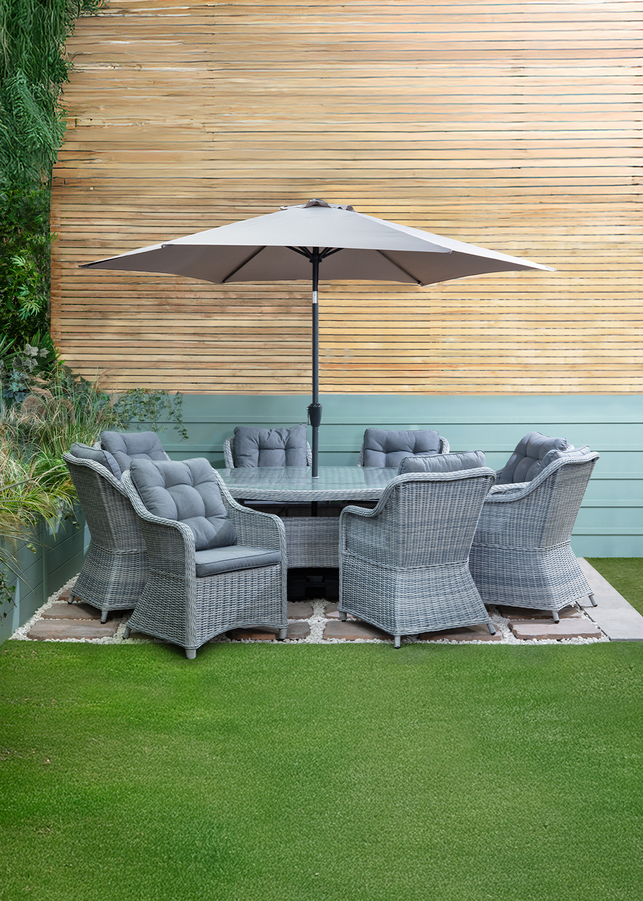 Palermo Oval 8 Seat Outdoor Dining Set