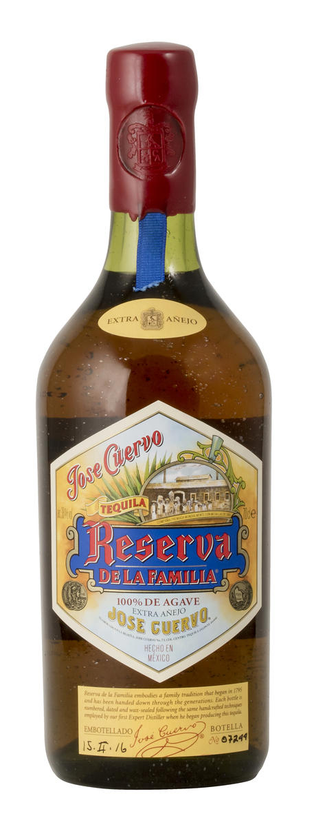 JOSE CUERVO RESERVA DE LA FAMILIA 38% 70CL